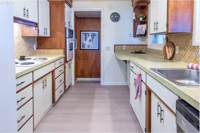 1566 Maywood Ave, Eugene, OR 97404 - Photo 23