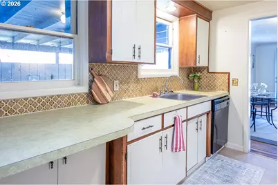 1566 Maywood Ave, Eugene, OR 97404 - Photo 19