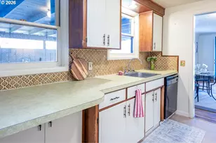 1566 Maywood Ave, Eugene, OR 97404 - Photo 19