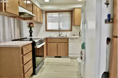 7200 SE Harnish St, Hillsboro, OR 97123 - Photo 9