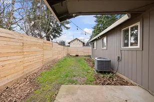 11825 SE Ankeny St, Portland, OR 97216 - Photo 29