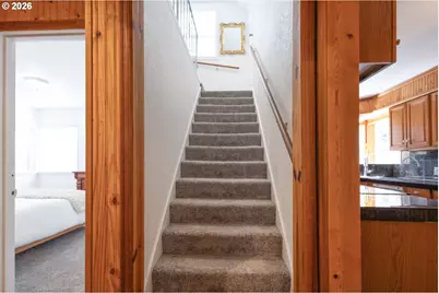 8912 SE Clay St, Portland, OR 97216 - Photo 25