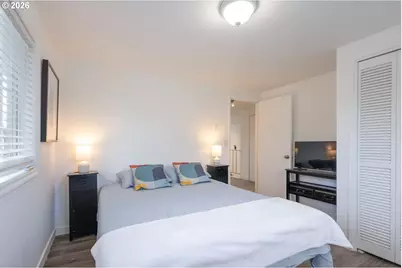 8912 SE Clay St, Portland, OR 97216 - Photo 31