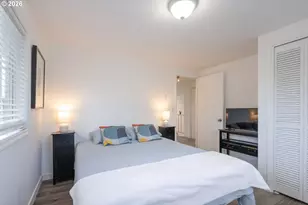 8912 SE Clay St, Portland, OR 97216 - Photo 31