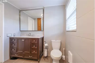 8912 SE Clay St, Portland, OR 97216 - Photo 29
