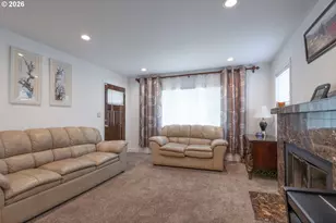 8912 SE Clay St, Portland, OR 97216 - Photo 11