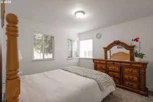8912 SE Clay St, Portland, OR 97216 - Photo 23