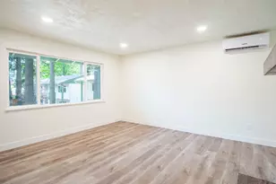 16935 NE Glisan St, Portland, OR 97230 - Photo 13