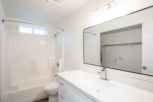 16935 NE Glisan St, Portland, OR 97230 - Photo 23