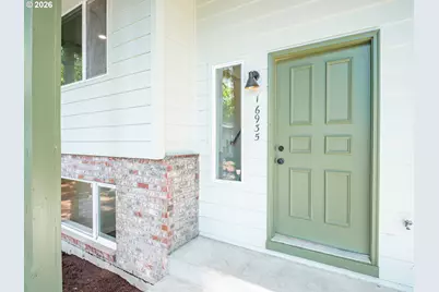 16935 NE Glisan St, Portland, OR 97230 - Photo 9