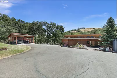 375 Acorn Dr, Roseburg, OR 97470 - Photo 5