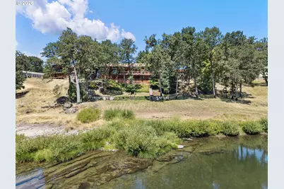 375 Acorn Dr, Roseburg, OR 97470 - Photo 3