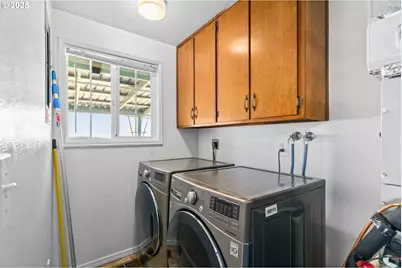 37276 Camp Creek Rd, Springfield, OR 97478 - Photo 13