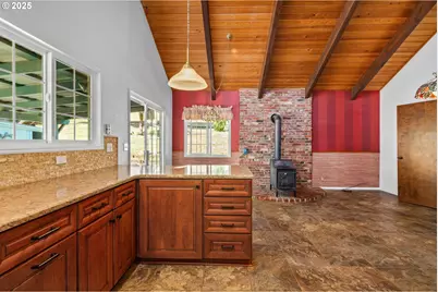 37276 Camp Creek Rd, Springfield, OR 97478 - Photo 11