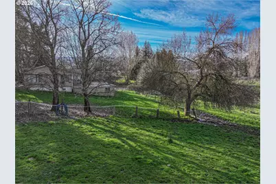 2739 Wyeast Rd, Hood River, OR 97031 - Photo 15
