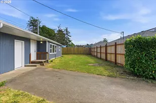 1707 Grant St, North Bend, OR 97459 - Photo 5