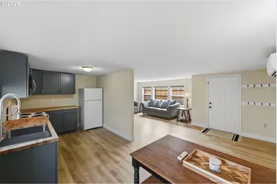 1707 Grant St, North Bend, OR 97459 - Photo 9