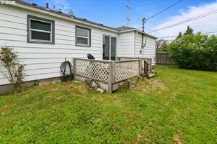 993 Salmon Ave, Coos Bay, OR 97420 - Photo 9