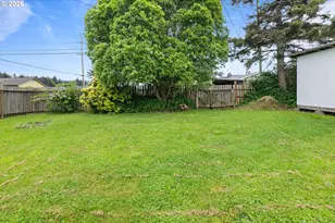 993 Salmon Ave, Coos Bay, OR 97420 - Photo 33