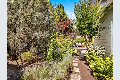8595 SW 165th Ave, Beaverton, OR 97007 - Photo 47