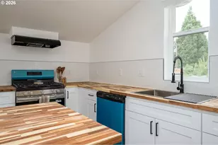 7028 N Saint Louis Ave, Portland, OR 97203 - Photo 17