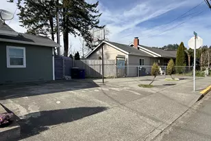 515 Pacific Ave, Brookings, OR 97415 - Photo 3