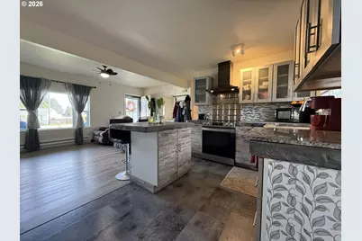 515 Pacific Ave, Brookings, OR 97415 - Photo 13