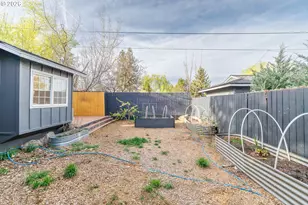 1382 NE Drost Dr, Bend, OR 97701 - Photo 43