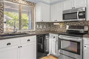 421 S 70th Pl, Springfield, OR 97478 - Photo 11