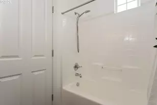10757 NE Red Wing Way, Hillsboro, OR 97006 - Photo 23