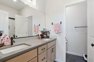 3382 SE Brookwood Ave, Hillsboro, OR 97123 - Photo 13