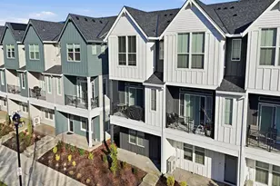 3382 SE Brookwood Ave, Hillsboro, OR 97123 - Photo 3