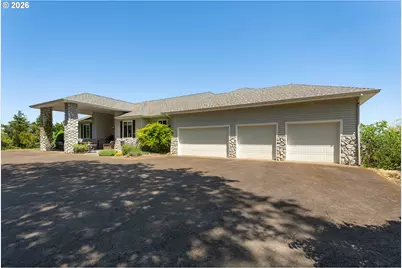 462 Lillian Ln, Roseburg, OR 97471 - Photo 5