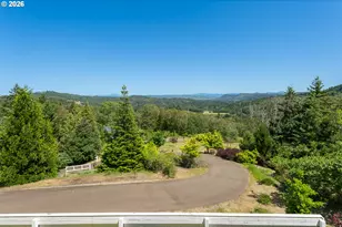 462 Lillian Ln, Roseburg, OR 97471 - Photo 17