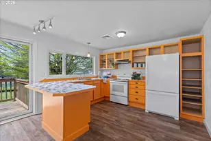 665 SE Indian Trl Ave, Depoe Bay, OR 97341 - Photo 9
