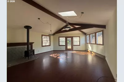 573 S 12th St, Coos Bay, OR 97420 - Photo 3