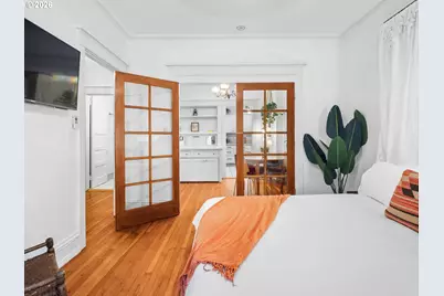 2109 NW Irving St #101, Portland, OR 97210 - Photo 5