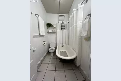 2109 NW Irving St #101, Portland, OR 97210 - Photo 19