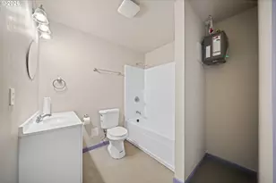 7505 SE Otty St, Milwaukie, OR 97222 - Photo 23