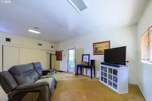 783 Howard Ave, Eugene, OR 97404 - Photo 9