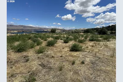 E 9th, The Dalles, OR 97058 - Photo 7
