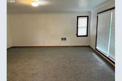 1281 Hwy 99N, Eugene, OR 97402 - Photo 3