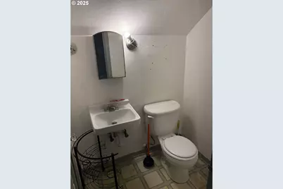 1281 Hwy 99N, Eugene, OR 97402 - Photo 13