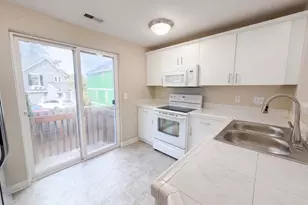 571 SW 207th Ave, Beaverton, OR 97006 - Photo 13