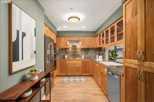 780 NW Westover Square, Portland, OR 97210 - Photo 21
