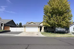 730 W Sandpiper Ave, Hermiston, OR 97838 - Photo 1