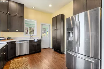 210 E Sherman Ave, Hood River, OR 97031 - Photo 17