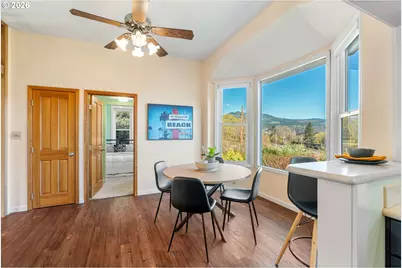 210 E Sherman Ave, Hood River, OR 97031 - Photo 13