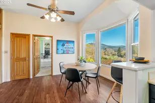 210 E Sherman Ave, Hood River, OR 97031 - Photo 13