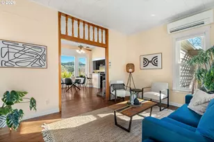 210 E Sherman Ave, Hood River, OR 97031 - Photo 9